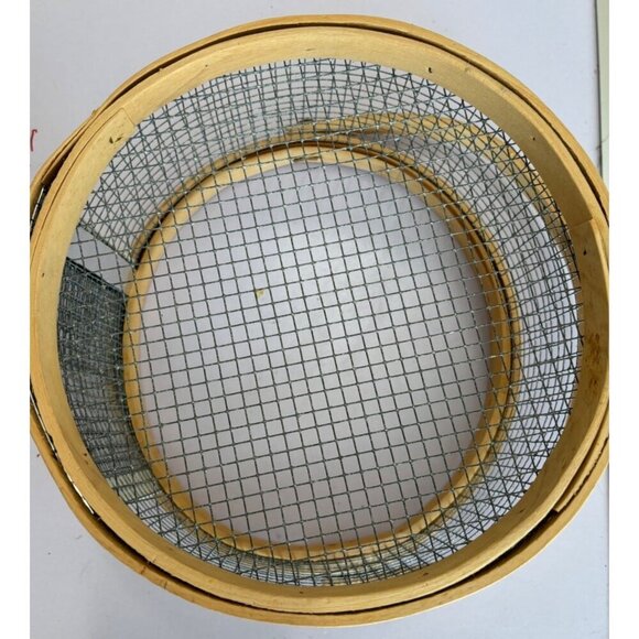 Vtg Wooden Chicken Wire Basket Rabbit‎ Bunny Print Rustic Decor - Picture 4 of 5